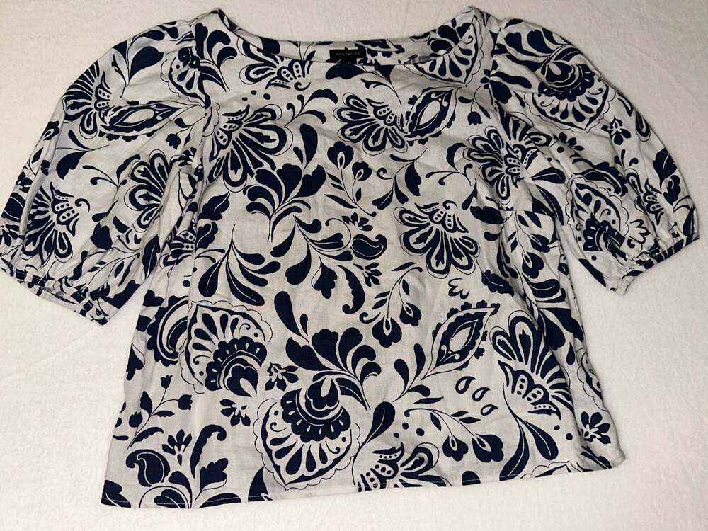 Ann Taylor Navy and White Floral Print 3/4 Sleeve Blouse